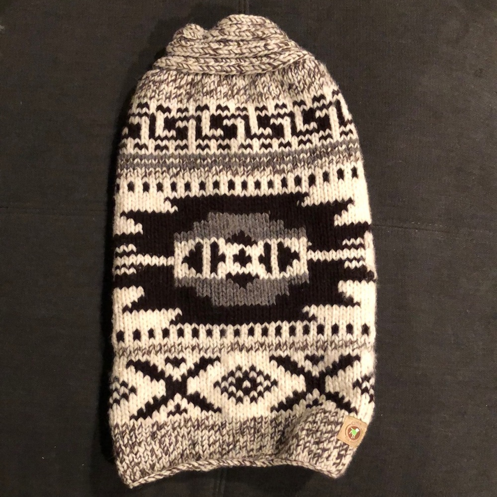 Chilly Dog Wool rustic Aztec sweater for dog small